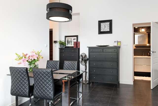 Апартаменты Black&White Apartment Краков-13